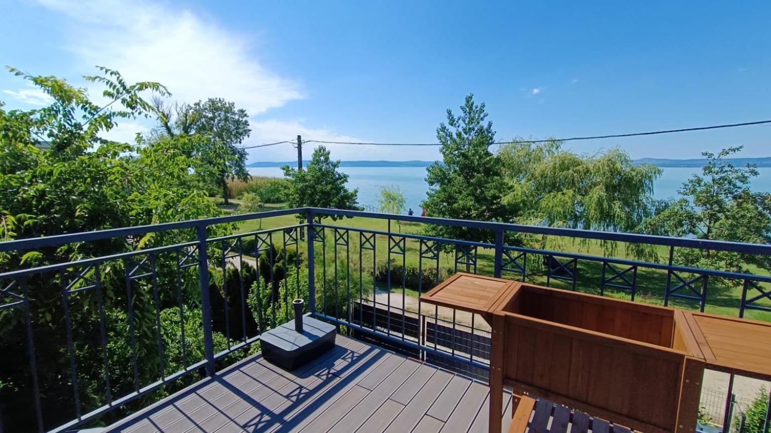Traumlage Direkt Am See Balatonszemes Luaran gambar